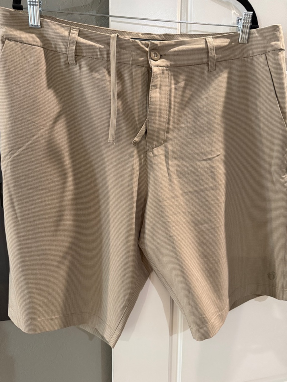 Hang Ten Men's Beige Flat-Front Shorts
